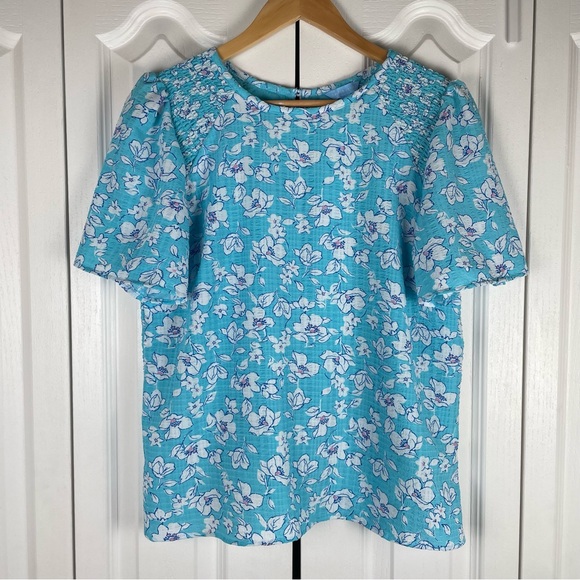 Draper James Tops - Draper James Blouse Top Women’s M Blue Floral Seersucker Smocked Relaxed Lined